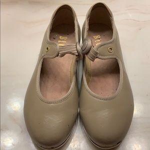 Tan tap shoes. Size 11